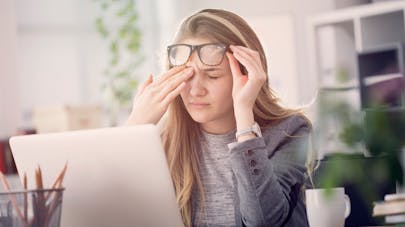 Comment gérer une migraine au travail