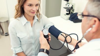 Hypertension artérielle : quelles en sont les causes ?