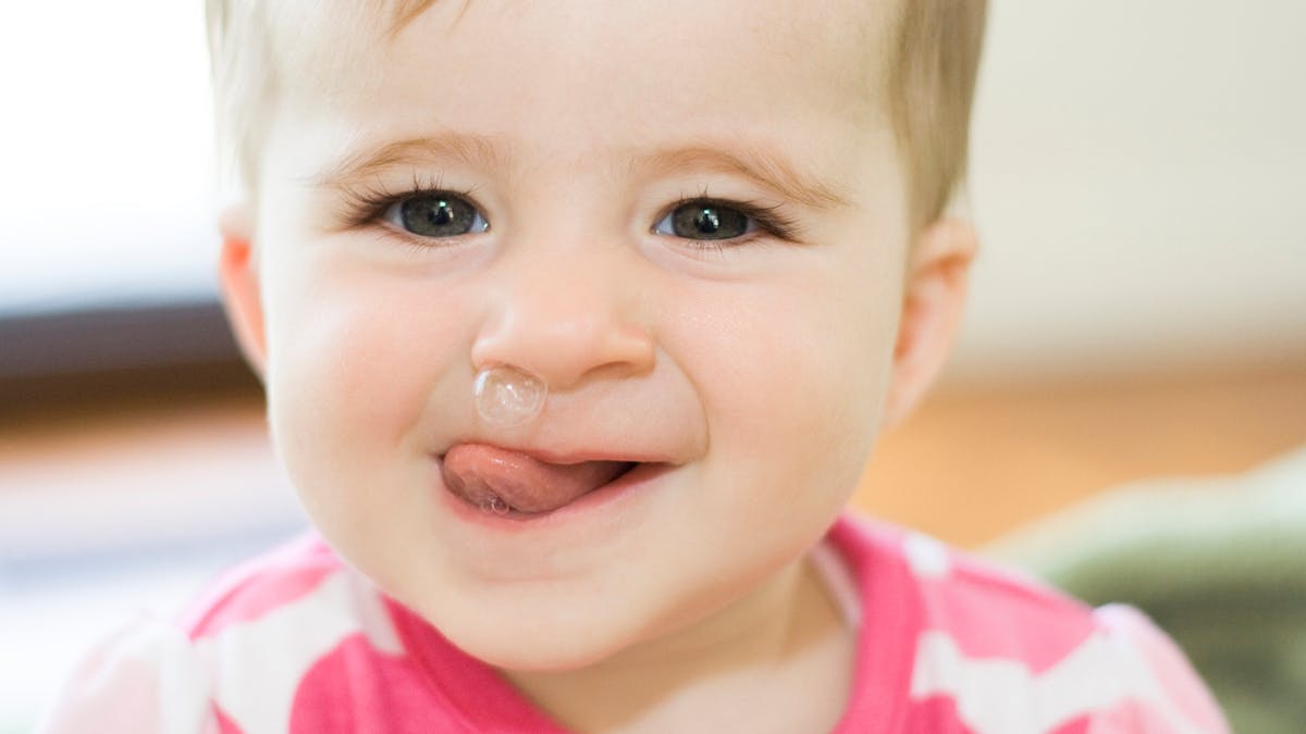 Bebe Enrhume Les Bons Gestes Pour Le Moucher Sante Magazine Bebe Enrhume Les Bons Gestes Pour Le Moucher Sante Magazine