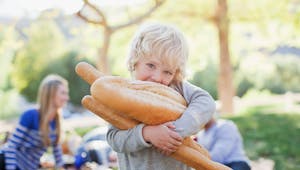 Maladie coeliaque : trop de gluten dans l’enfance augmenterait le risque
