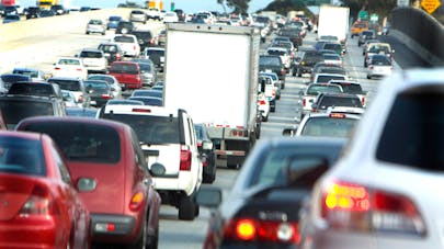 Comment éviter la pollution lorsqu'on est dans les bouchons
