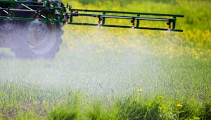Pesticides : polémique quant à la distance minimale proposée pour protéger les riverains