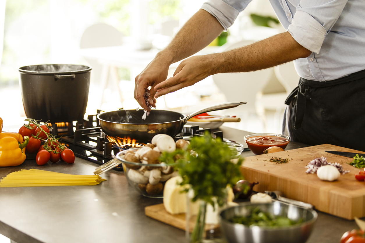 5 Astuces Pour Prevenir Les Accidents En Cuisine Sante Magazine