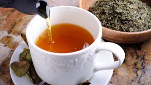 Le thé vert, un atout pour réduire les résistances antibiotiques ?