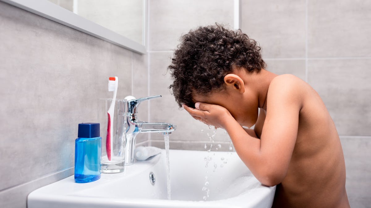 Comment Laver Le Visage De Bebe Et De L Enfant Sante Magazine Comment Laver Le Visage De Bebe Et De L Enfant Sante Magazine