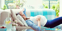 femme enceinte couchée