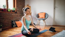 5 chaînes YouTube pour faire du yoga à la maison