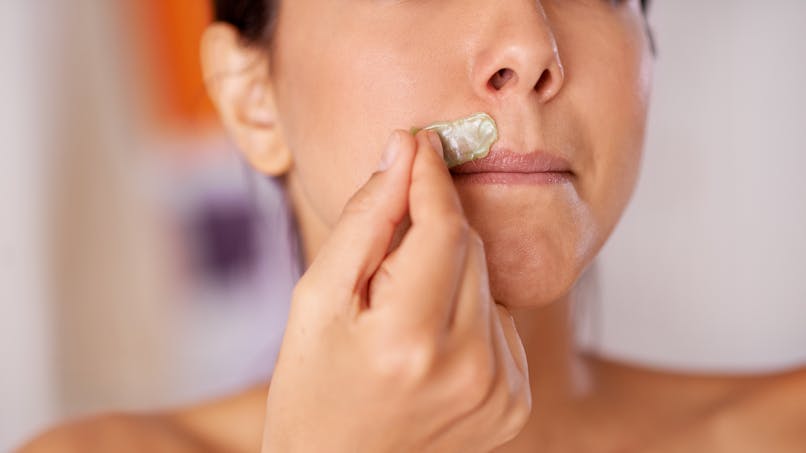 Epilation visage : quelle technique contre le duvet au-dessus des lèvres ?