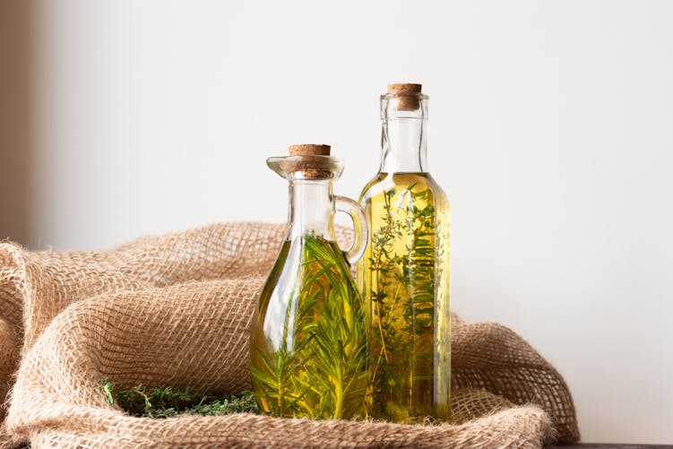 Nutrition : les 5 principaux avantages de l'huile d'olive pour la santé -  BBC News Afrique