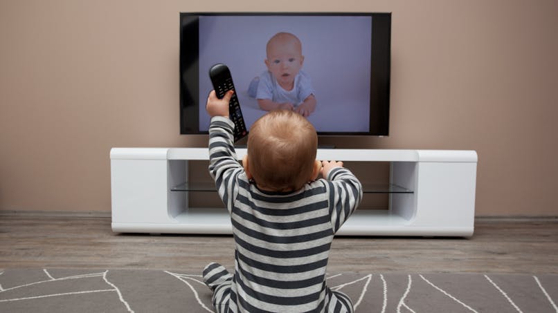 Télévision : pourquoi certains enfants l’aiment plus que d’autre