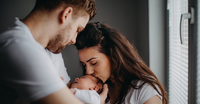 Congé paternité : un rapport préconise de l’allonger à 9 semaines