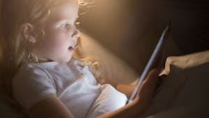 L'utilisation intensive de la télévision et de l'ordinateur a un impact sur les résultats scolaires des enfants