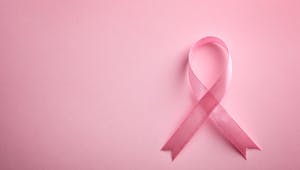 Octobre rose : les retards de diagnostics de cancers du sein s’accumulent en raison de la crise sanitaire