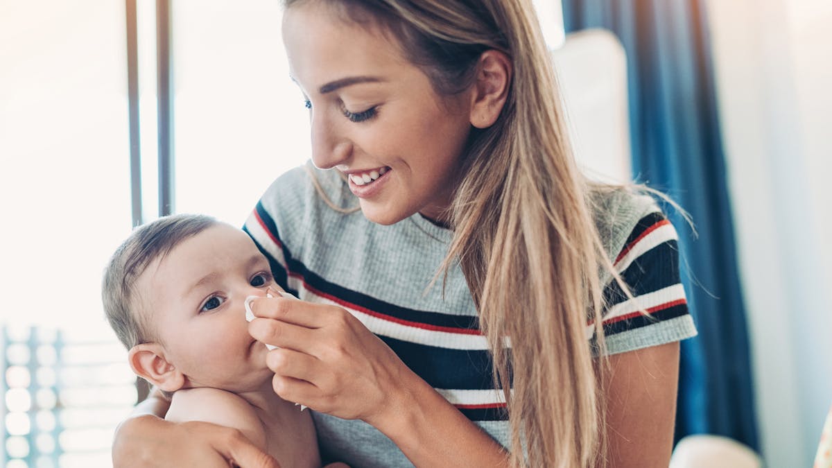 Rhume Du Bebe Comment Soigner Un Bebe Enrhume Sante Magazine Rhume Du Bebe Comment Soigner Un Bebe Enrhume Sante Magazine