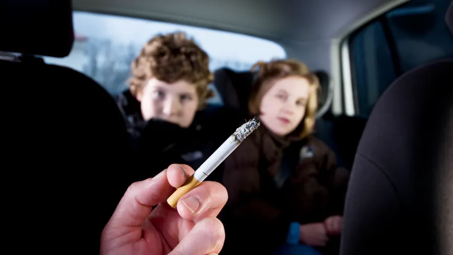 Tabagisme passif : quels sont les risques ? Comment l'viter ? | Sant Magazine Tabagisme passif : quels sont les risques ? Comment l'viter ? | Sant Magazine
