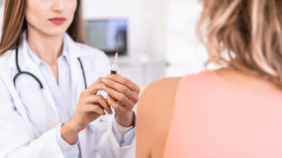 Selon Une Etude Le Vaccin Contre La Grippe Serait Aussi Efficace Contre La Covid 19 Sante Magazine