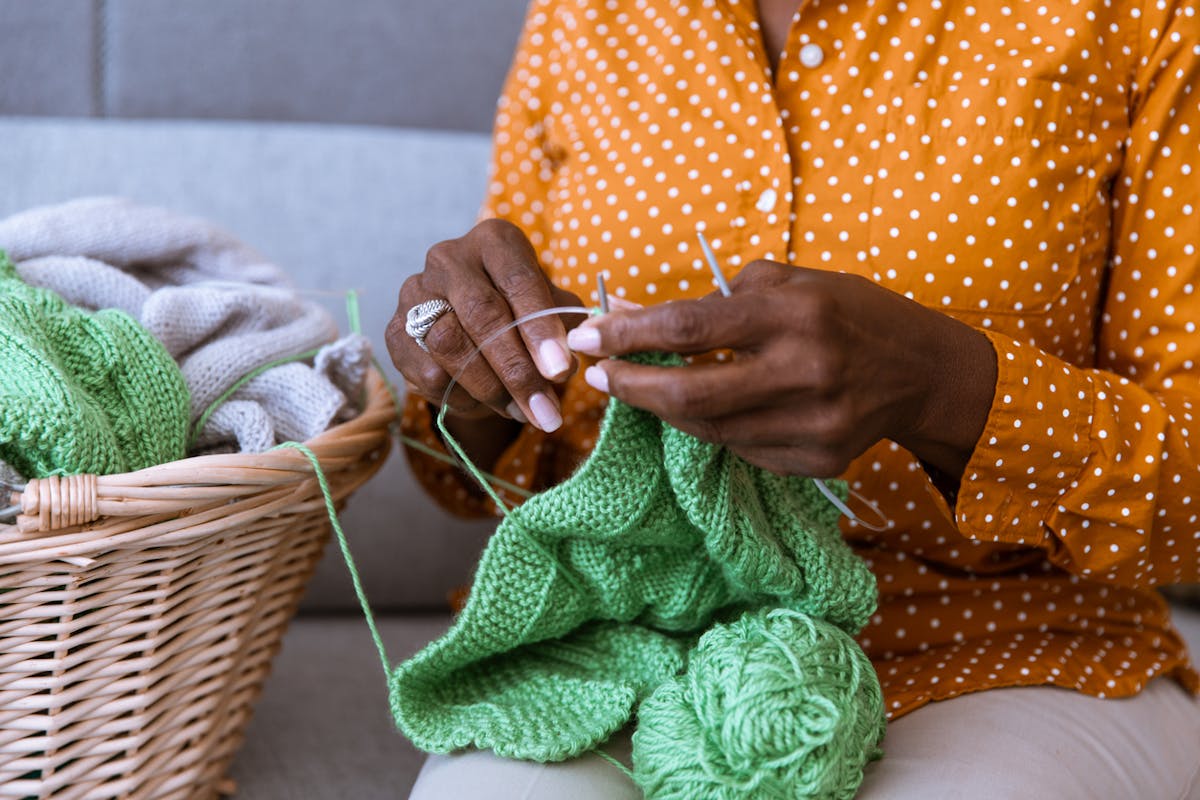 Apprendre à tricoter une écharpe — WoolKiss