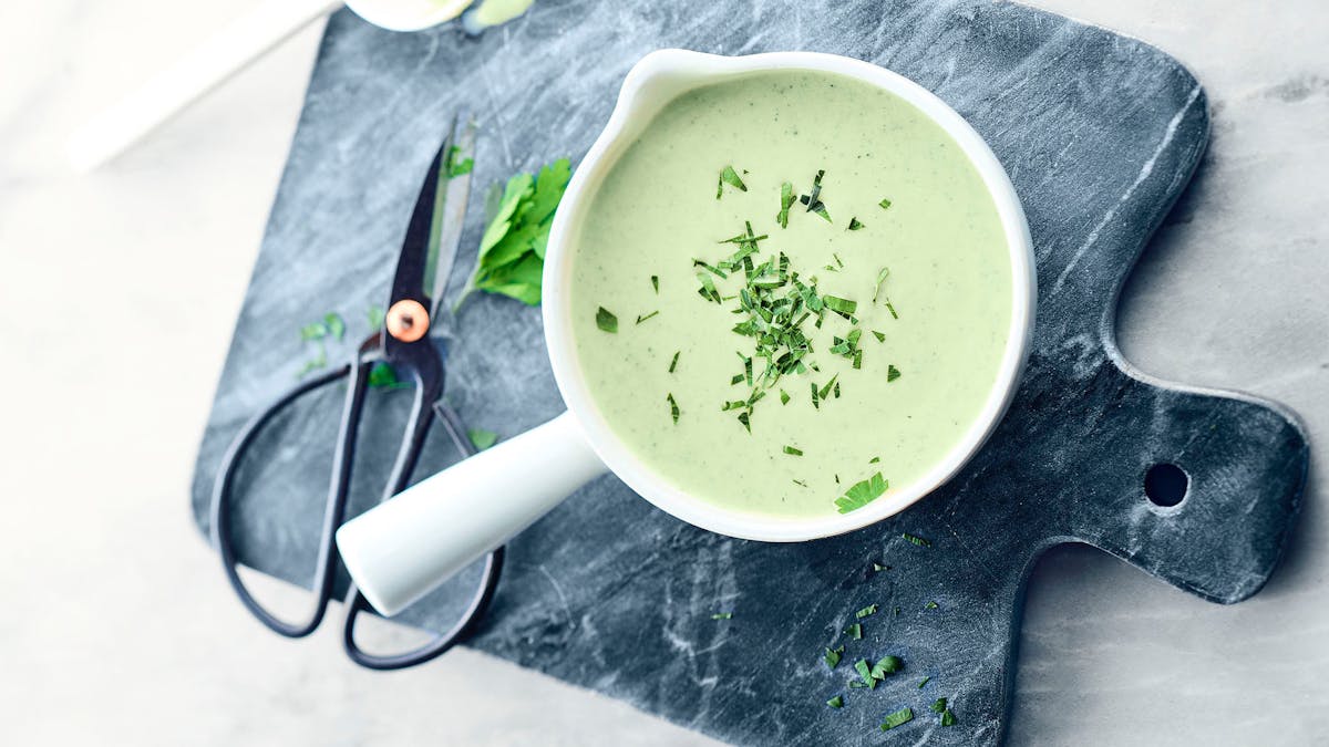 Recette De Veloute De Brocoli Et Laitue Au Persil Sante Magazine Recette De Veloute De Brocoli Et Laitue Au Persil Sante Magazine