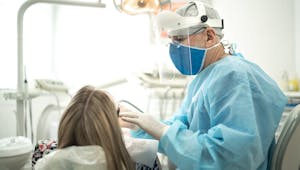Parodontite : le traitement au laser est-il efficace ?