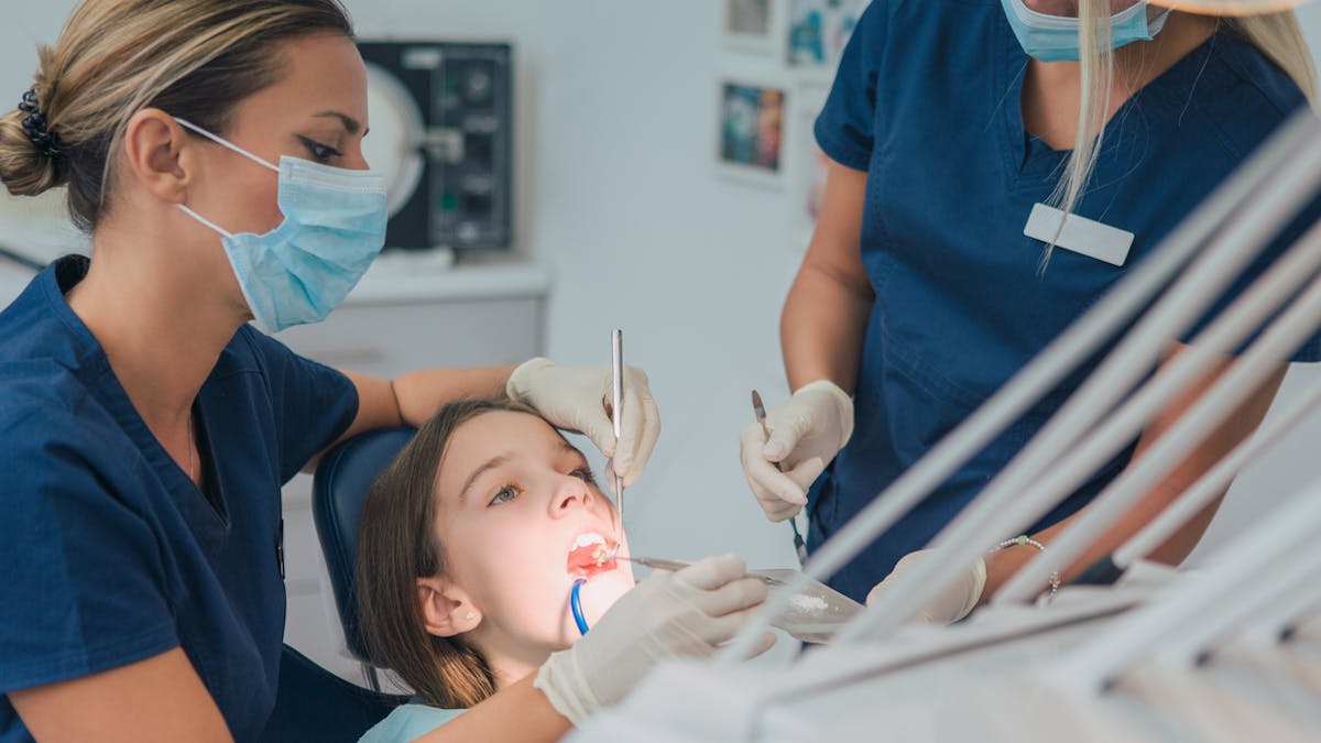 Carie Dentaire Sur Un Enfant L Eviter Et La Soigner Sante Magazine Carie Dentaire Sur Un Enfant L Eviter Et La Soigner Sante Magazine