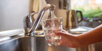 Peut-on boire en toute confiance l'eau du robinet ?
