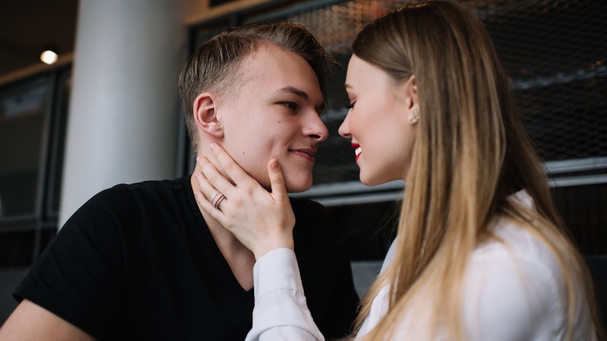 Faire L Amour Quand On Vit Encore Chez Ses Parents Sante Magazine Faire L Amour Quand On Vit Encore Chez Ses Parents Sante Magazine