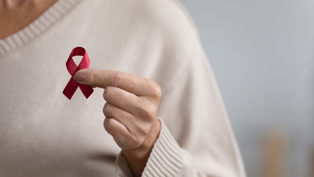 Sida - VIH : définition, symptômes, transmission, traitements | Santé ...