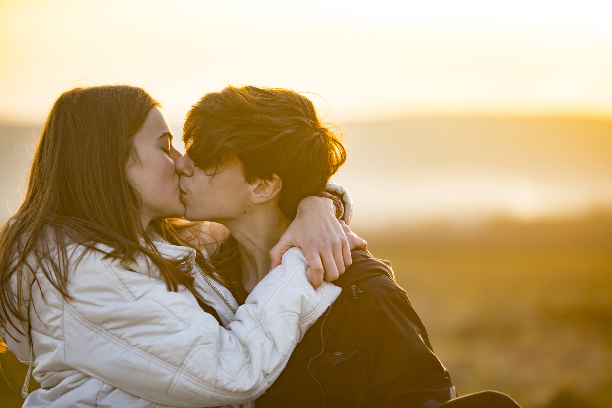 Amours adolescentes : pourquoi les adultes ne devraient pas s’en mêler
