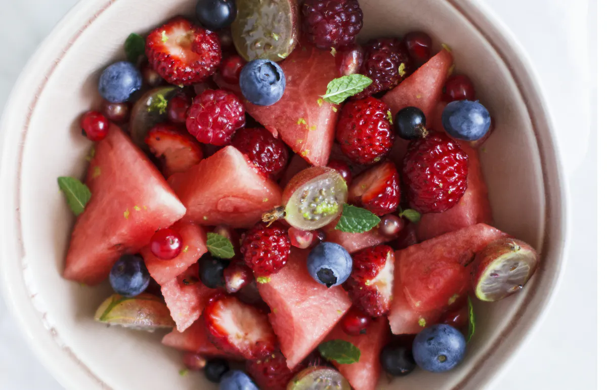 Sala De Fruits Rouges Recette de salade de fruits rouges et de pastèque | Santé Magazine