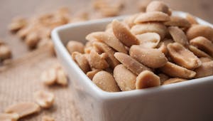 Cancer : une trop grande consommation de cacahuètes favoriserait les métastases