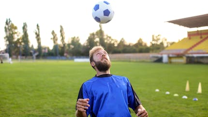 Football : une étude sur la démence révèle un risque cinq fois plus élevé chez les défenseurs