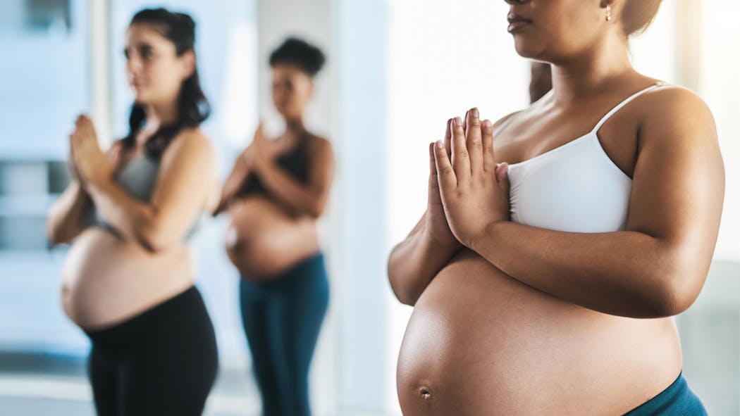 Les bienfaits du yoga prénatal pour la femme enceinte