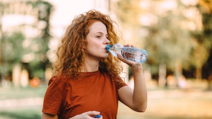 Boire suffisamment d'eau pourrait prévenir l'insuffisance cardiaque