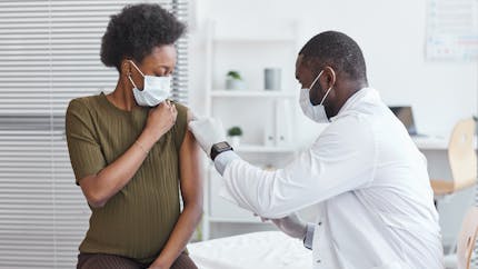 Vaccination des femmes enceintes : aucun lien entre vaccin et fausse couche