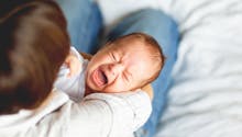 Comment réagir face aux pleurs de bébé ?