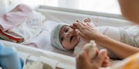 Bain De Bebe A Chaque Age Les Bons Gestes Sante Magazine Bain De Bebe A Chaque Age Les Bons Gestes Sante Magazine
