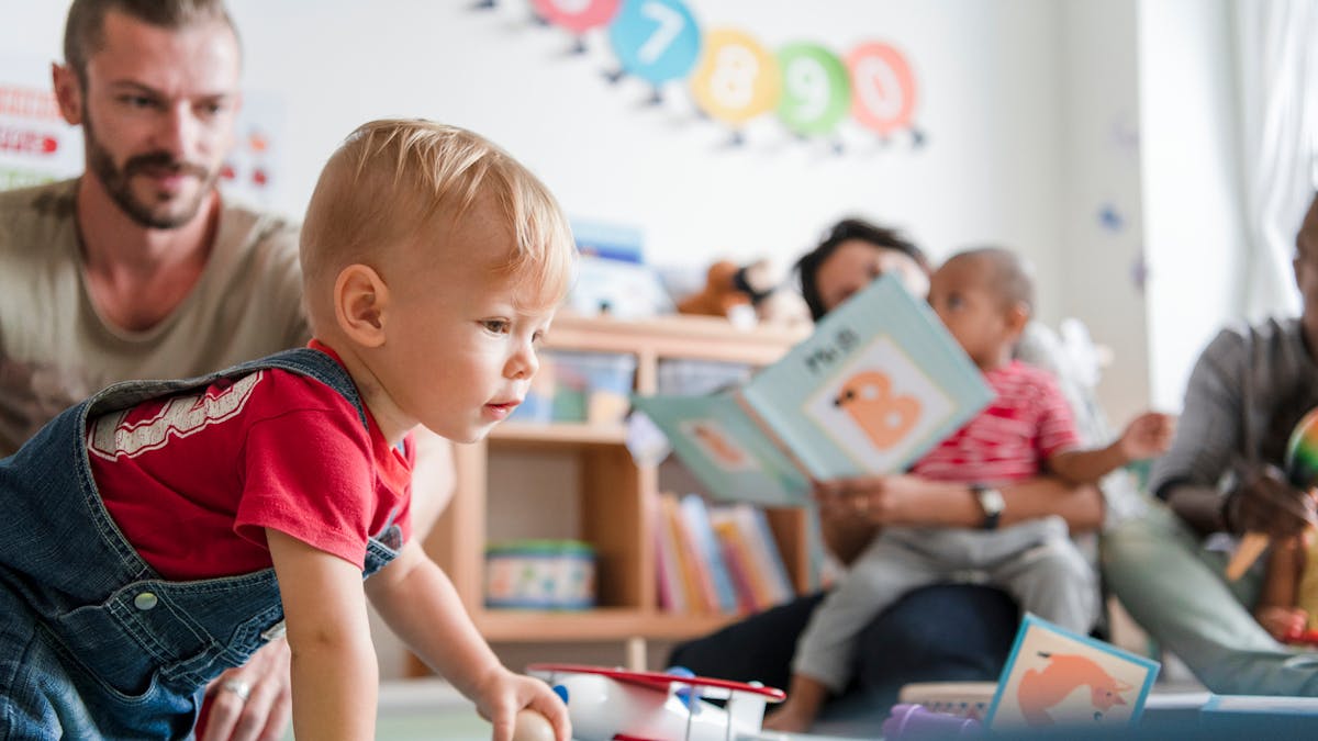 Creche Et Nounou Conseils Pour Faciliter L Adaptation De Bebe Sante Magazine Creche Et Nounou Conseils Pour Faciliter L Adaptation De Bebe Sante Magazine