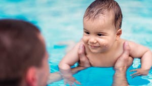 Tout savoir sur les séances de bébés nageurs 