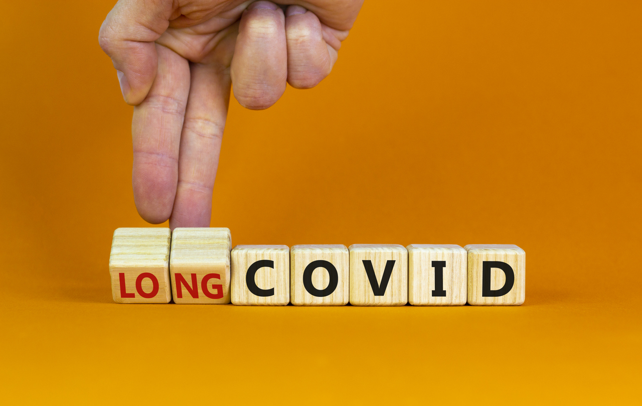 Covid long : un schéma vaccinal complet réduit le risque de moitié ...