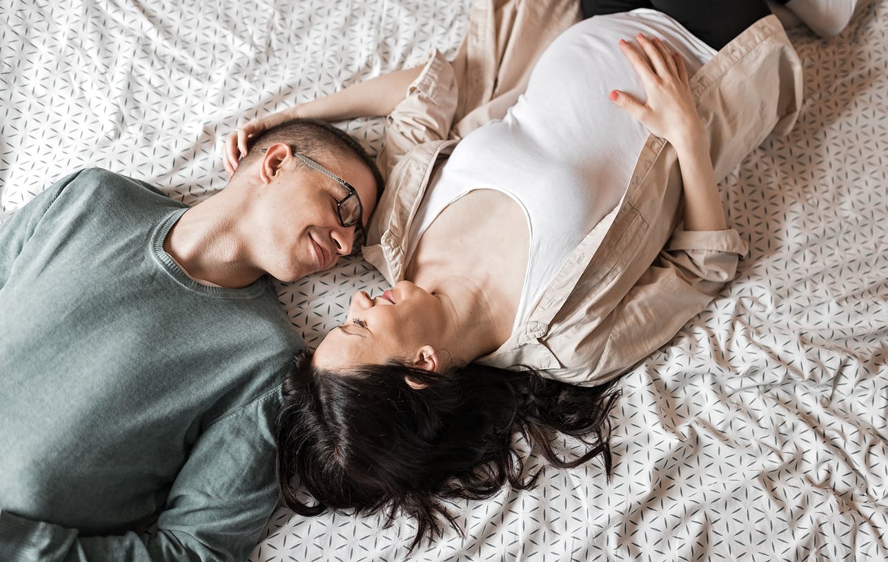 Prise De Poid Du Pere Pendant Une Grossesse Grossesse : quel est le rôle du futur papa ? | Santé Magazine
