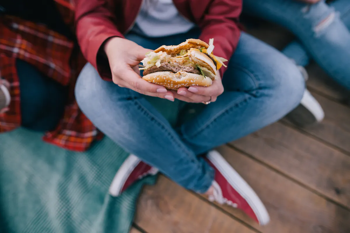 Comment aider son adolescent à avoir une alimentation équilibrée ?