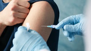 Les vaccins Covid-19 peuvent-ils affecter la fertilité masculine ?