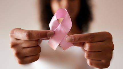 Cancer du sein : des techniques d'autopalpation montrées sur TikTok