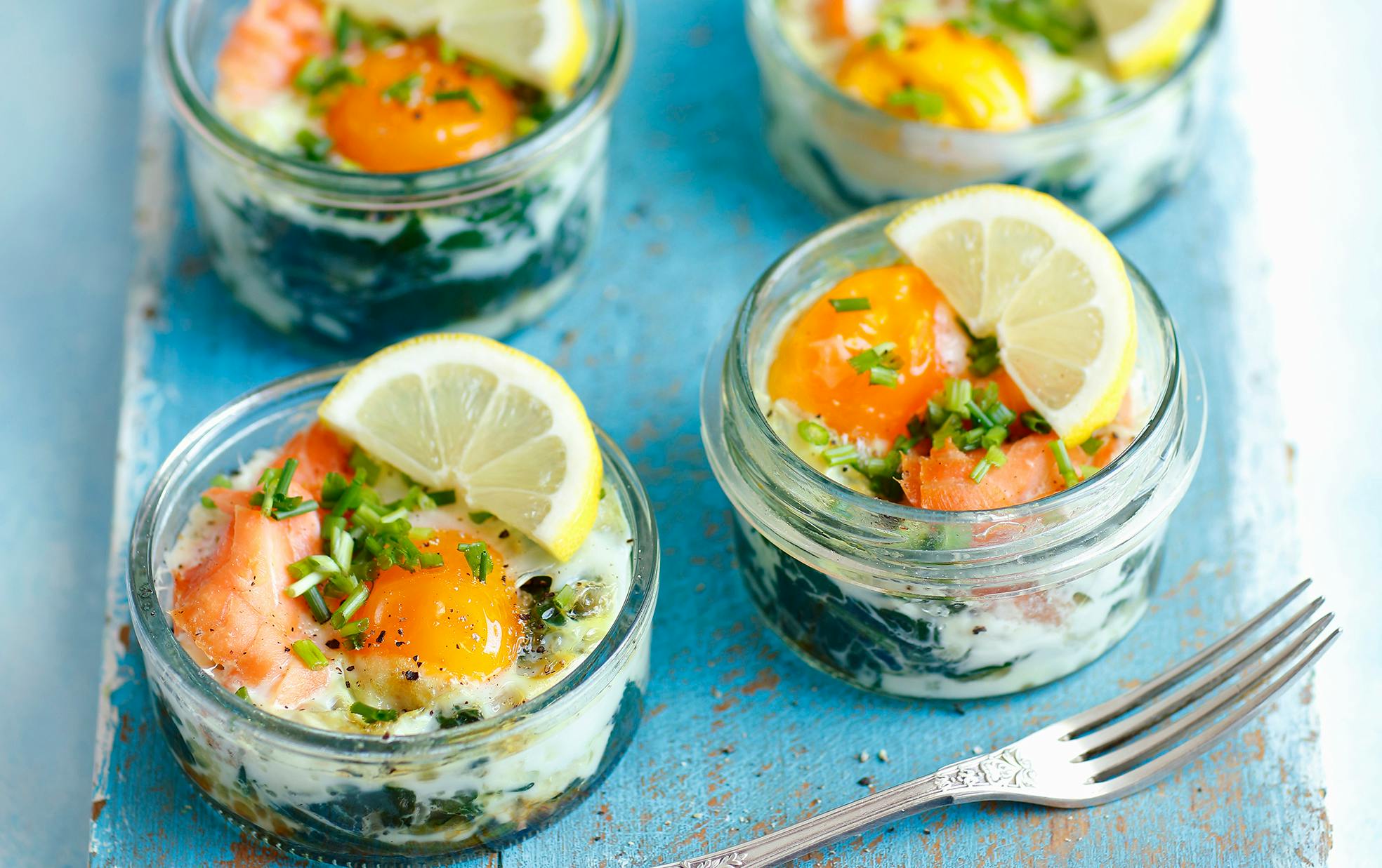 Recette D Oeufs Cocotte Au Saumon Et Aux Epinards Sante Magazine