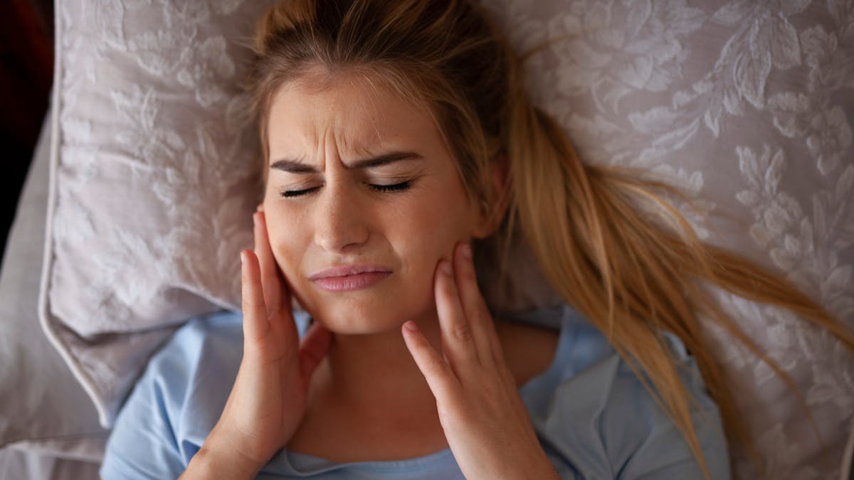 Bruxisme Grincement Des Dents Definition Causes Traitements Sante Magazine Bruxisme Grincement Des Dents Definition Causes Traitements Sante Magazine
