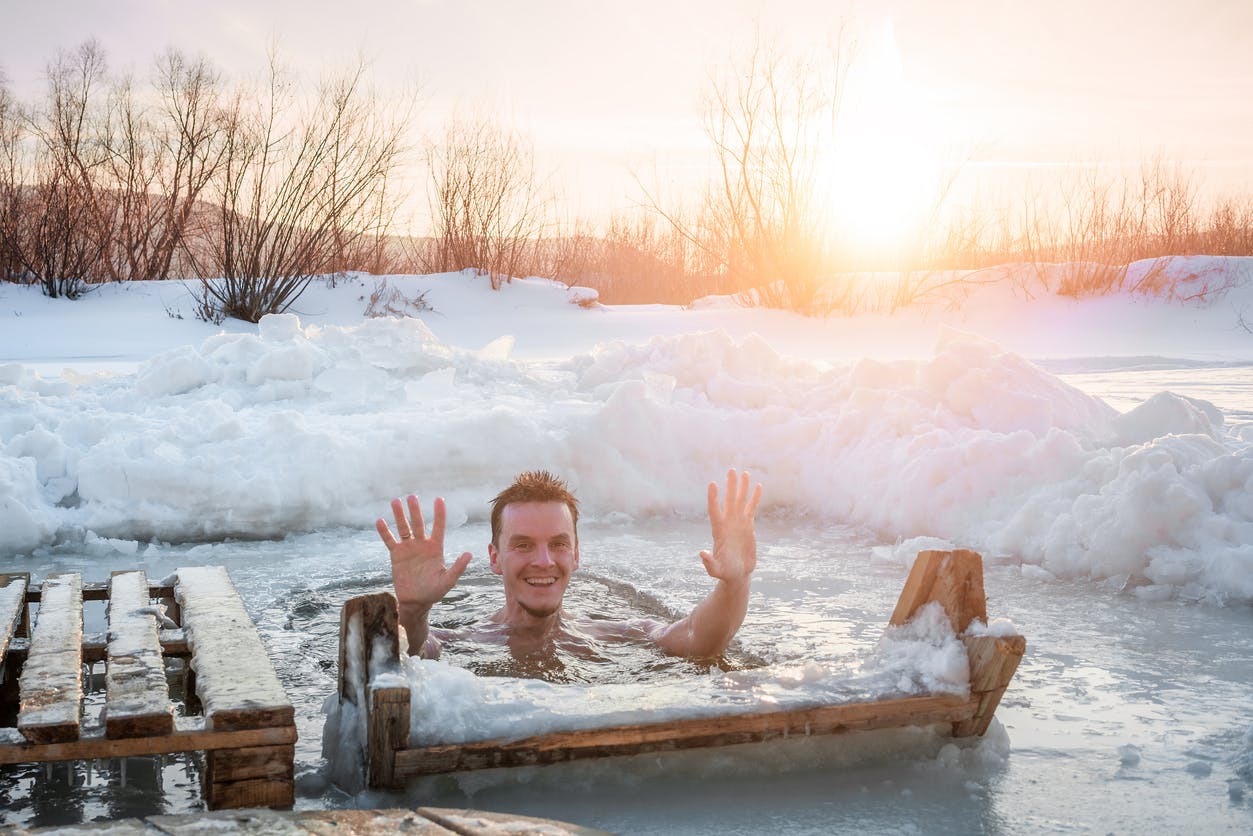 Comment les adeptes du bain nordique régulent mieux leur température  corporelle | Santé Magazine