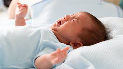 Syndrome de Kiss chez le bébé : fausse pathologie ou vraie arnaque ?