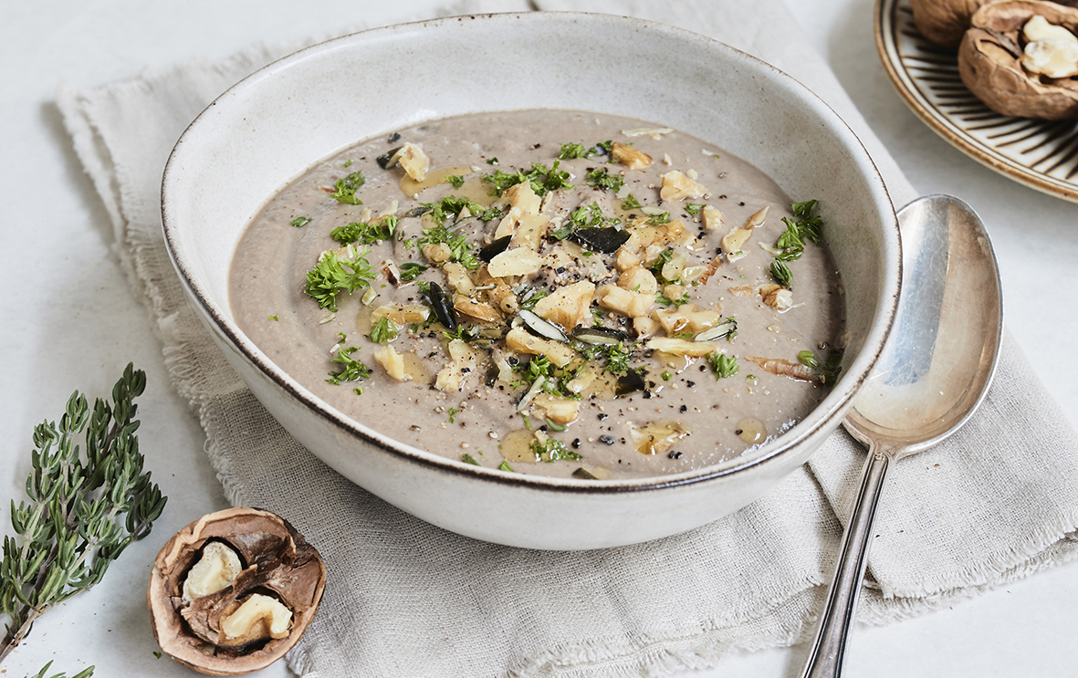 Soupe de chataignes aux champignons et aux noix