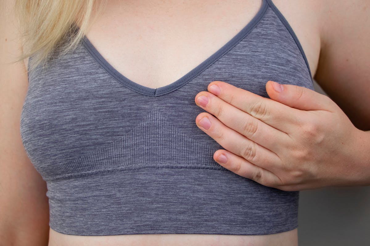 Kyste au sein : causes, symptômes, traitements | Santé Magazine