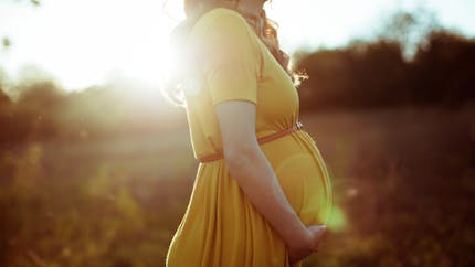 Selon une étude, avoir le Covid-19 pendant la grossesse ne nuit pas au cerveau du bébé